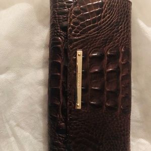 Brahmin wallet